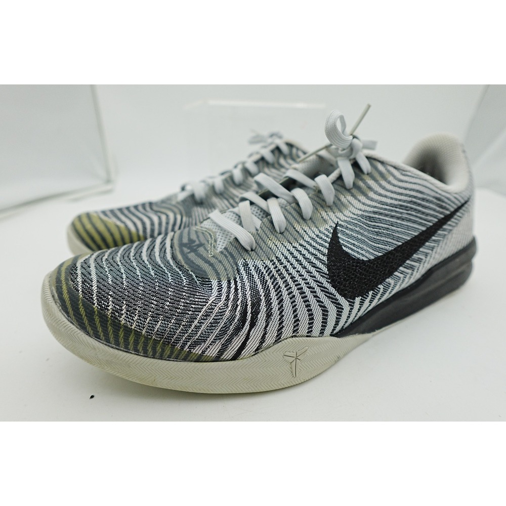 Nike Kobe Mentality 2 Men's Size 13 Wolf Grey Shoes Sneakers Athletic 818952-100